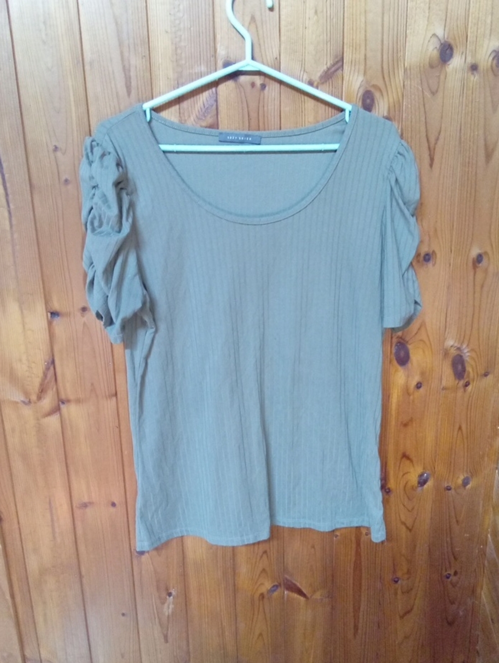 Suzy Shier Large Olive Scoop Neck Ribbed Puff Sleeve Top